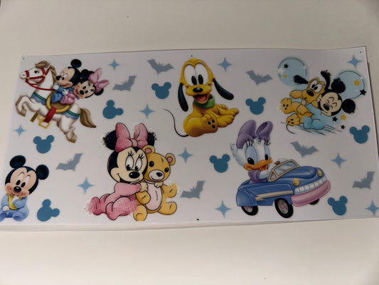 C117 baby Disney  Daisy in car